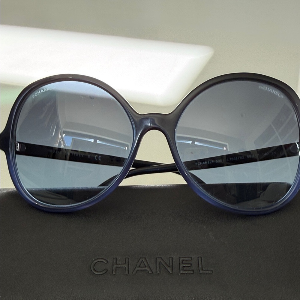CHANEL Navy Blue Oversized Sunglasses